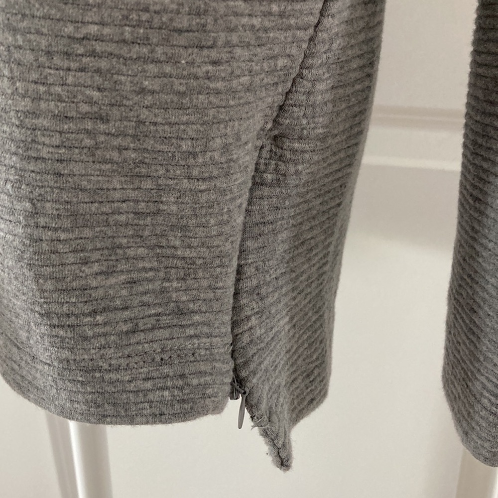 Mondetta top gray long sleeves ribbed zipper accents - Picture 6 of 11